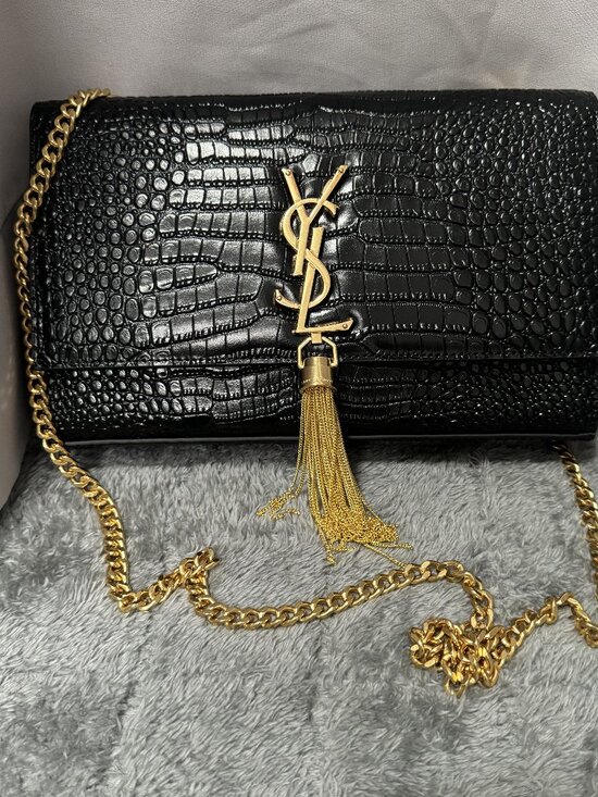 Yves Saint Laurent Handbags - Yves Saint Laurent Black shoulder bag